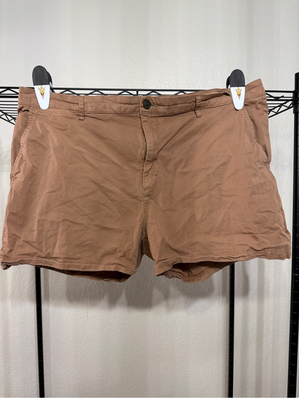 Goodthreads Men's Tan Flat-Front Cotton Shorts